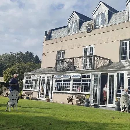 Great Trethew - Self Catering - Bar & Restaurant 4* Liskeard