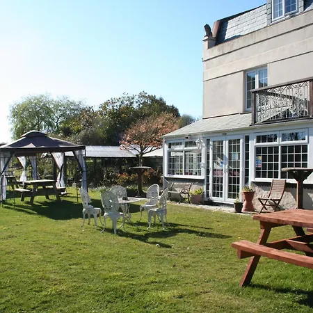 Great Trethew - Self Catering - Bar & Restaurant Liskeard