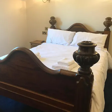Great Trethew - Self Catering - Bar & Restaurant 4*