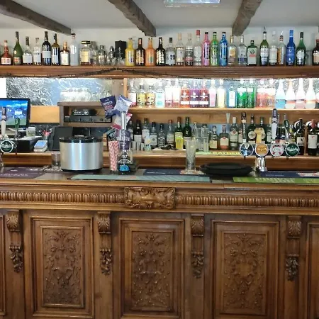 Great Trethew - Self Catering - Bar & Restaurant Hotell 4*